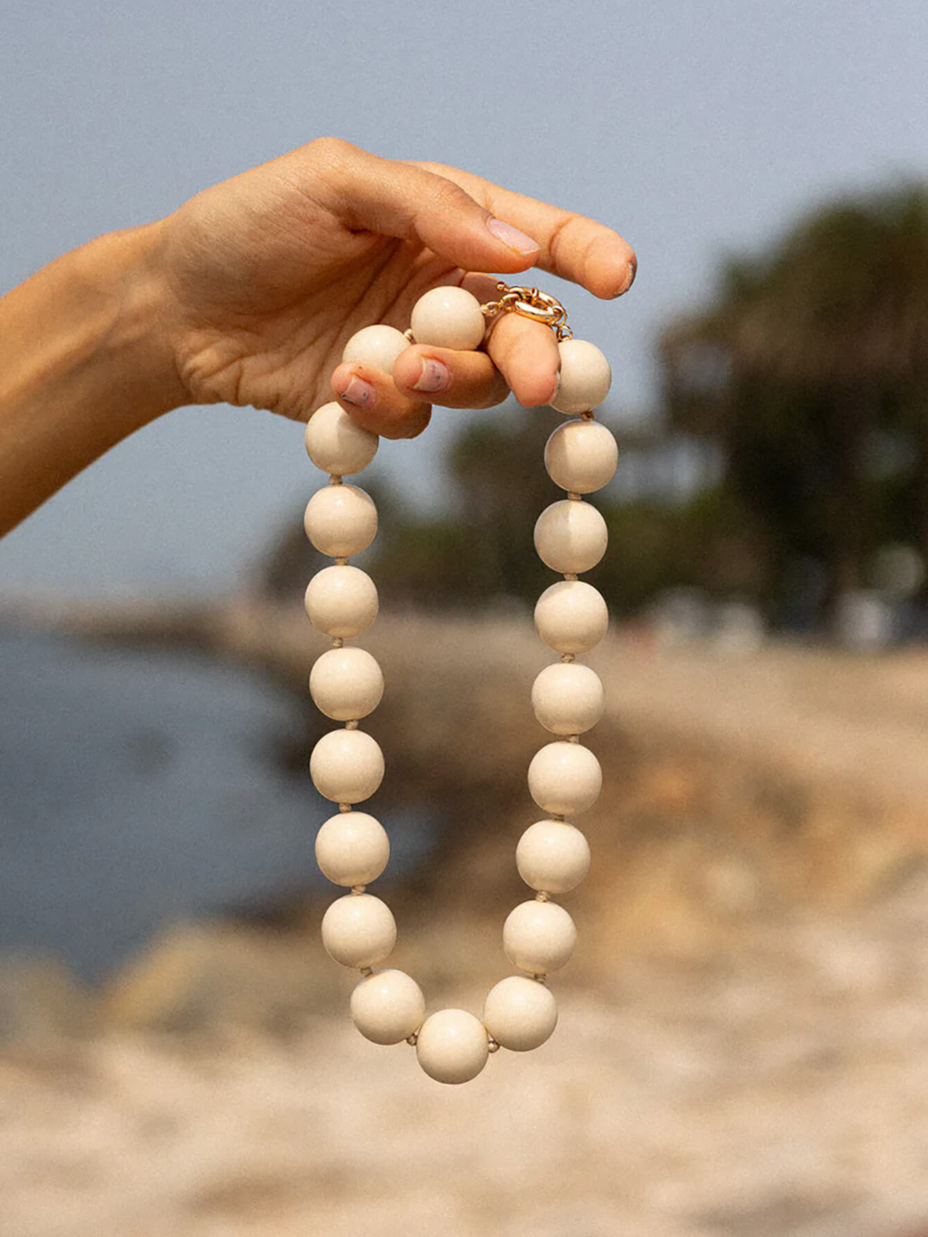 Chic Ivory White Acrylic Bead choker Necklace - Minimalist Summer Style