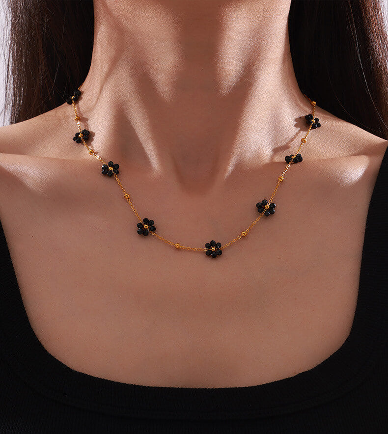 Natural Stone Daisy Beaded Choker Necklace