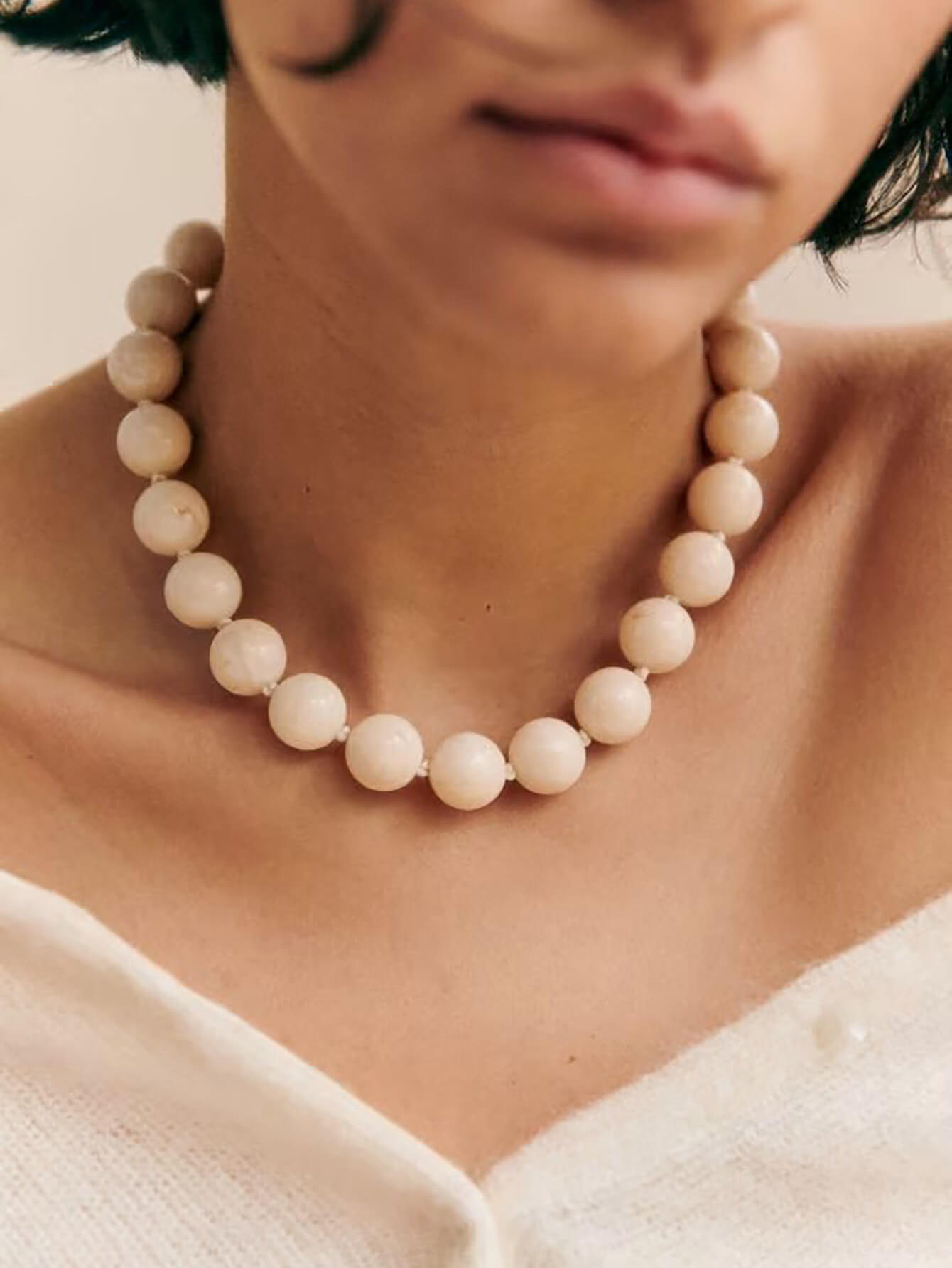 Chic Bohemian Acrylic Ivory Cloudy Bead Choker Necklace