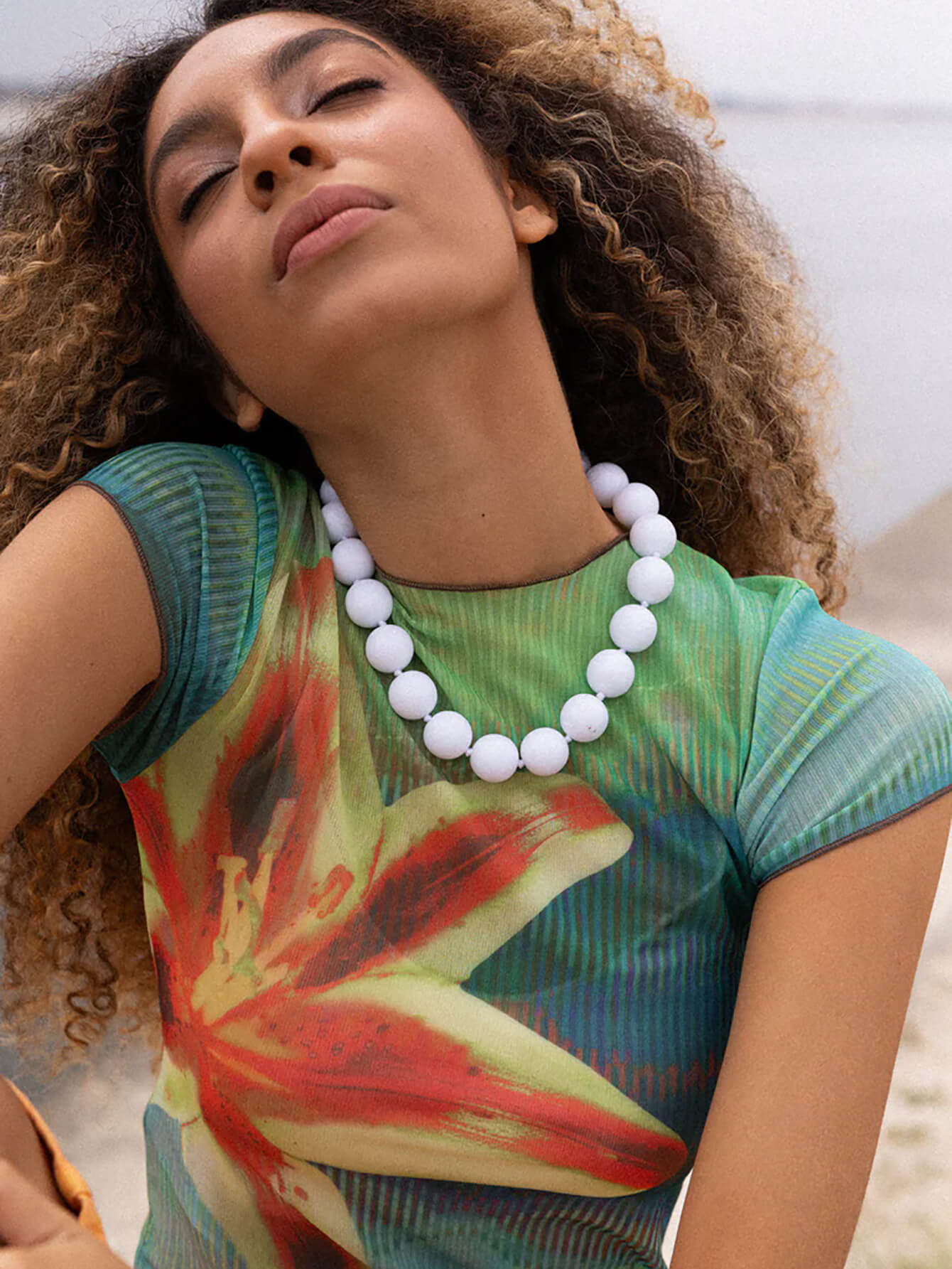Chic White Acrylic Bead choker Necklace - Minimalist Summer Style
