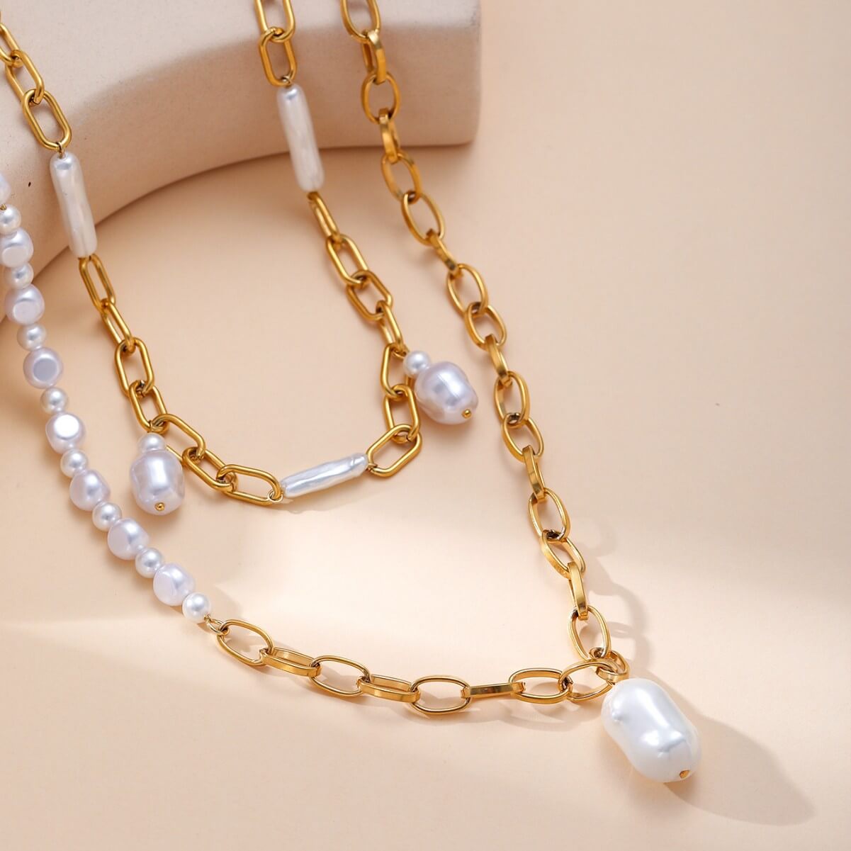 Elegant Double-Layered Necklace Irregular Baroque Pearl & Gold Chain