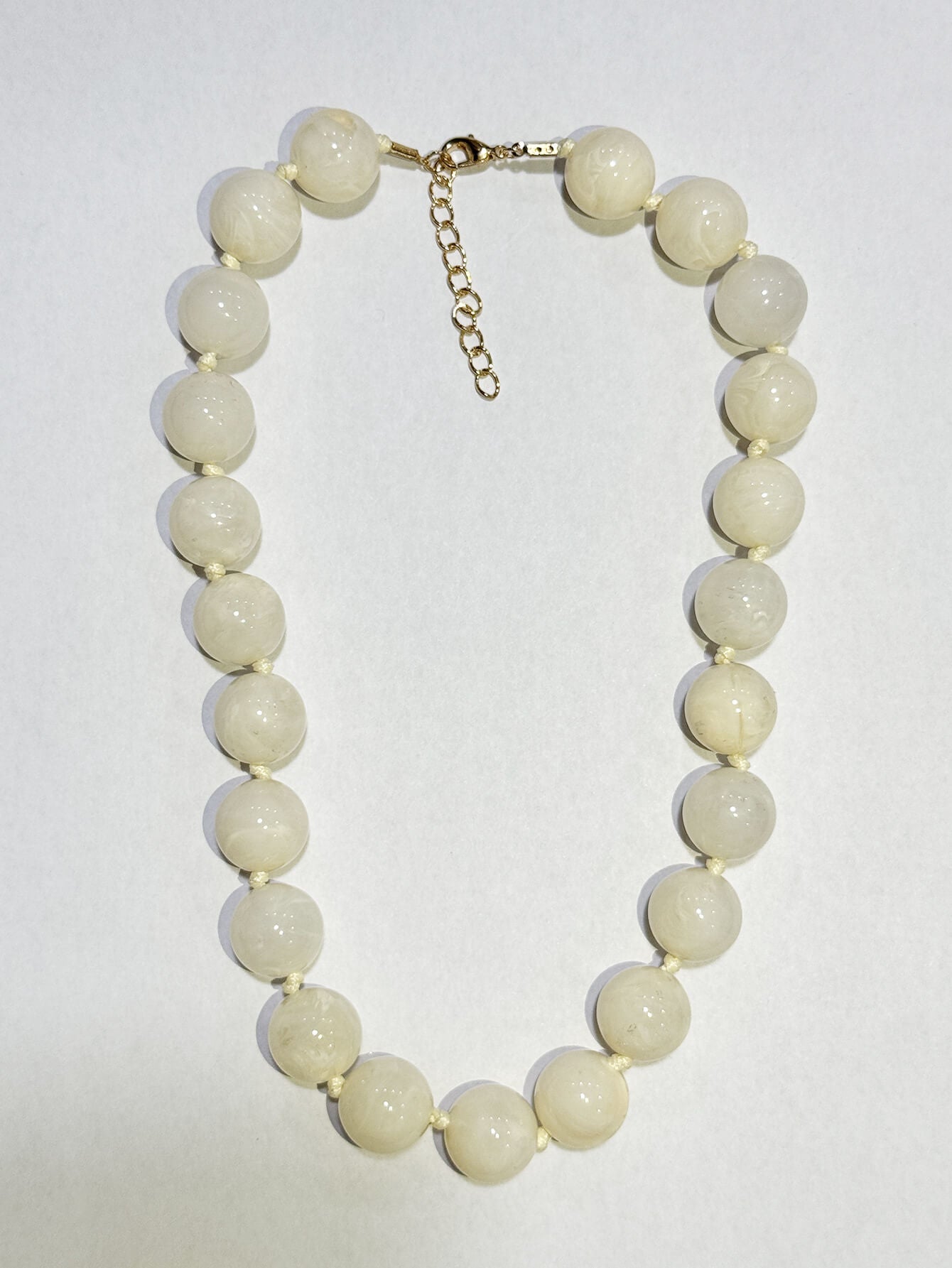 Chic Bohemian Acrylic Ivory Cloudy Bead Choker Necklace