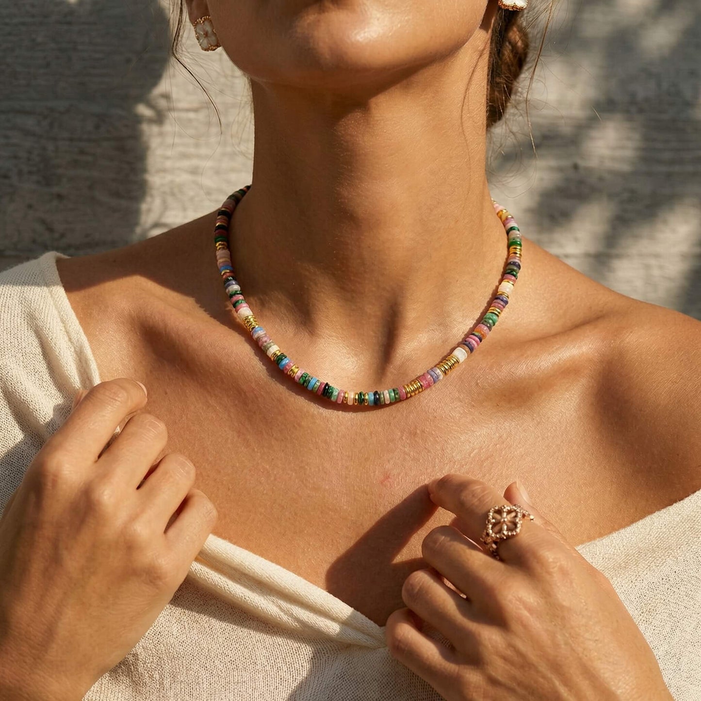 Boho Summer Natural Stone Disc Choker – Colorful Heishi Beaded Necklace with Gold Accents, Vintage Clavicle Chain