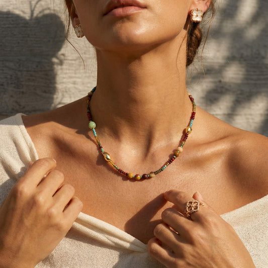 Vintage Earth-Tone Natural Stone Choker – Multi-Color Beaded Necklace with Molten Gold Accents, Desert-Inspired Boho Clavicle Chain