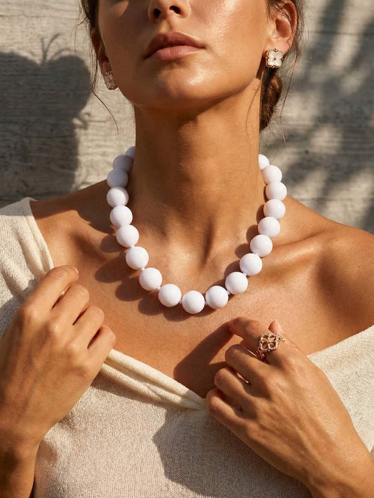 Chic White Acrylic Bead choker Necklace - Minimalist Summer Style